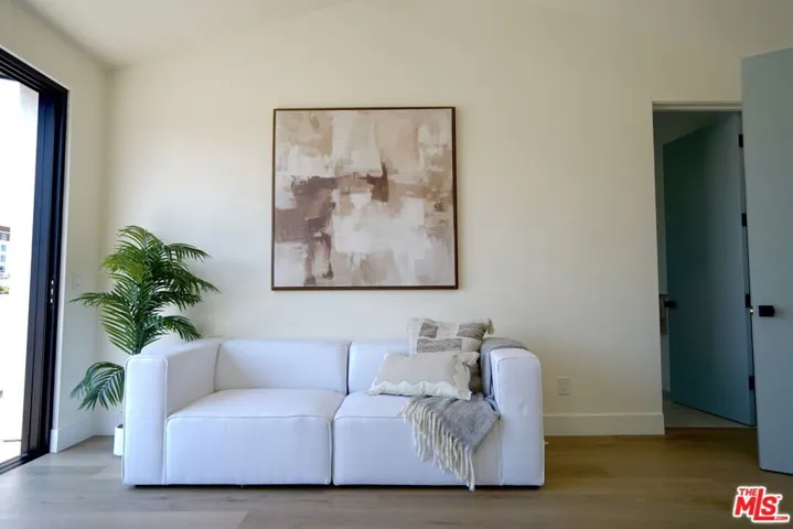 1441 S Oakhurst Drive, Los Angeles, California 90035