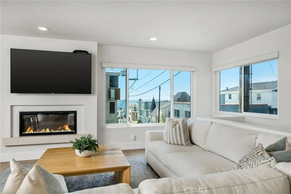 3420 Alma Avenue, Manhattan Beach, California 90266, 3 Bedrooms Bedrooms, ,3 BathroomsBathrooms,Residential Lease,For Rent,Alma,SB25161887