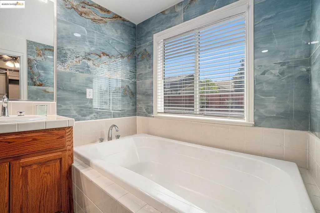 5235 Ramsdell Ct, Antioch, California 94531 home-pic-31