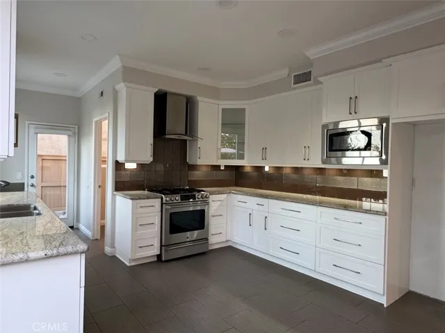 10 Pickering Circle, Ladera Ranch, California 92694