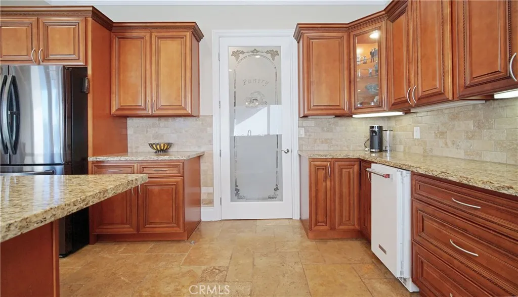 30385 South Fork Drive, Canyon Lake, California 92587 home-pic-16