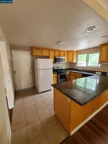 1989 Shea Dr, Pinole, California 94564