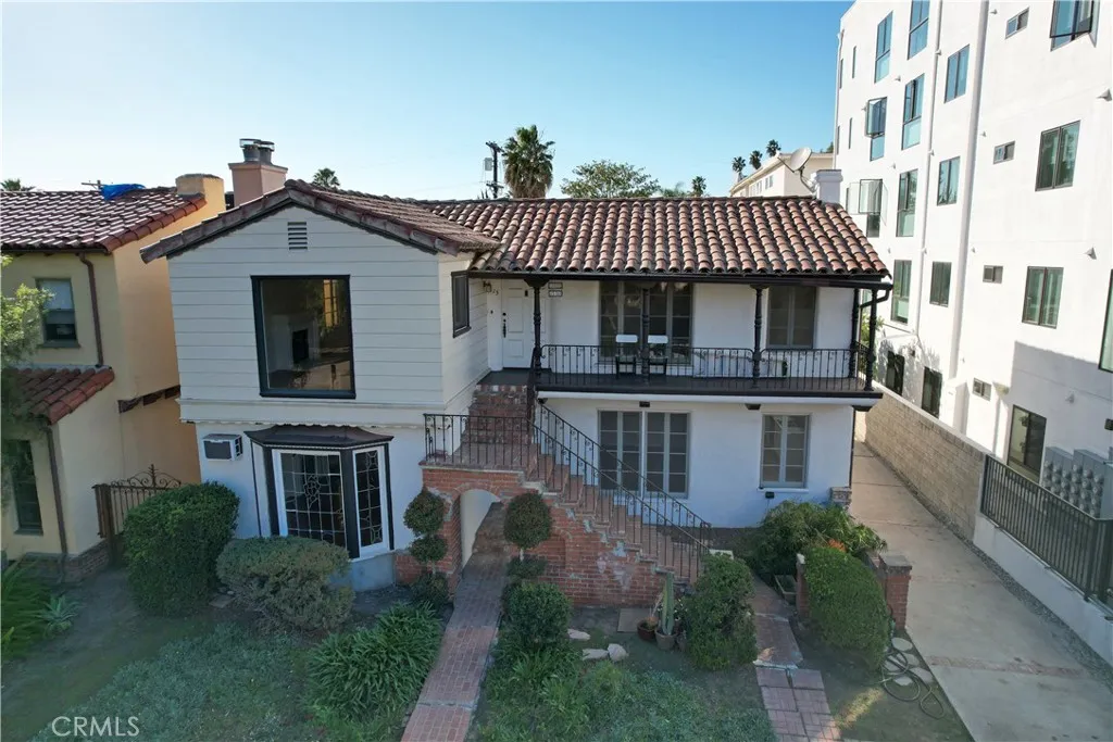 915 S Le Doux Rd, Los Angeles, California 90035, 3 Bedrooms Bedrooms, ,2 BathroomsBathrooms,Residential Lease,For Rent,S Le Doux Rd,SW25162528