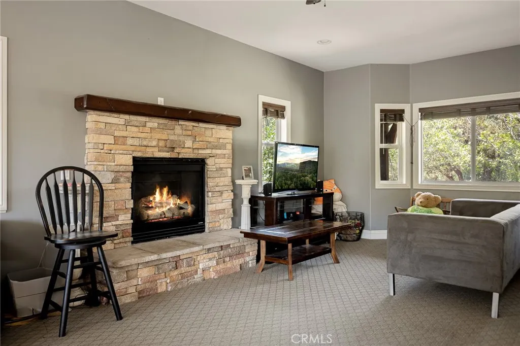 1509 Krause Lane, Lake Arrowhead, California 92352 home-pic-3