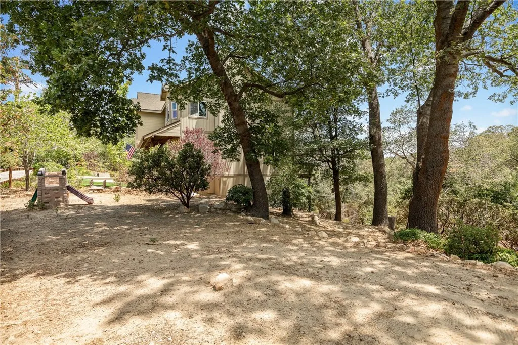 1509 Krause Lane, Lake Arrowhead, California 92352 home-pic-15