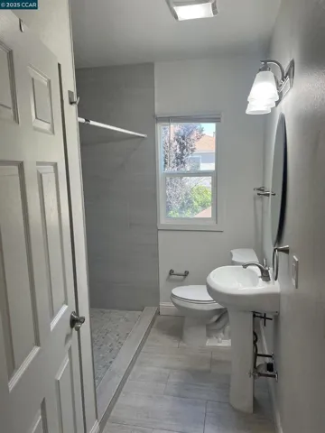 2361 E 29th St, Oakland, California 94606