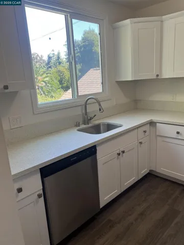 2361 E 29th St, Oakland, California 94606