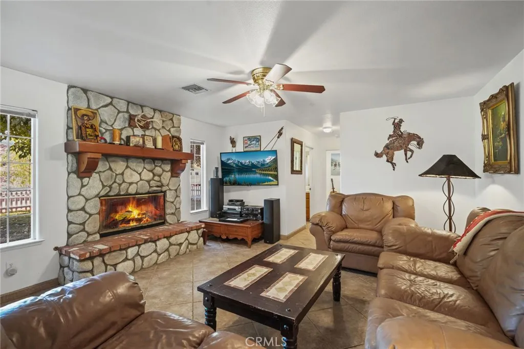 11709 Mint Canyon Road, Agua Dulce, California 91390 home-pic-6