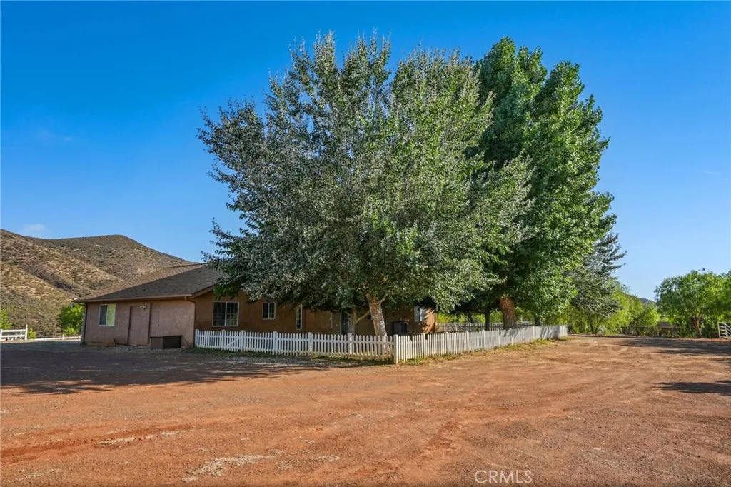 11709 Mint Canyon Road, Agua Dulce, California 91390 home-pic-29