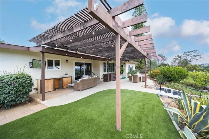 3057 Via Hermosa, Escondido, California 92029