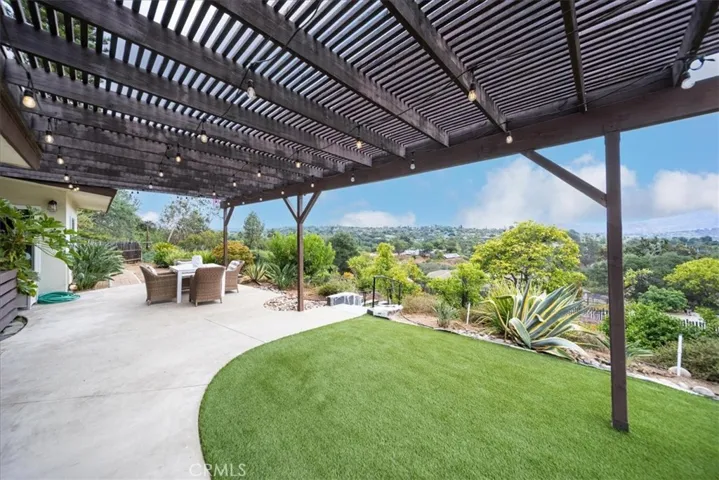 3057 Via Hermosa, Escondido, California 92029