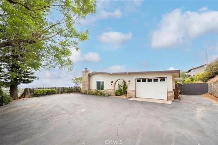 3057 Via Hermosa, Escondido, California 92029