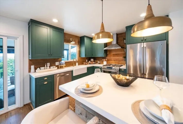 3057 Via Hermosa, Escondido, California 92029