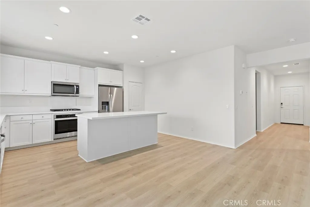 11726 Calenda Court, Victorville, California 92392 home-pic-15