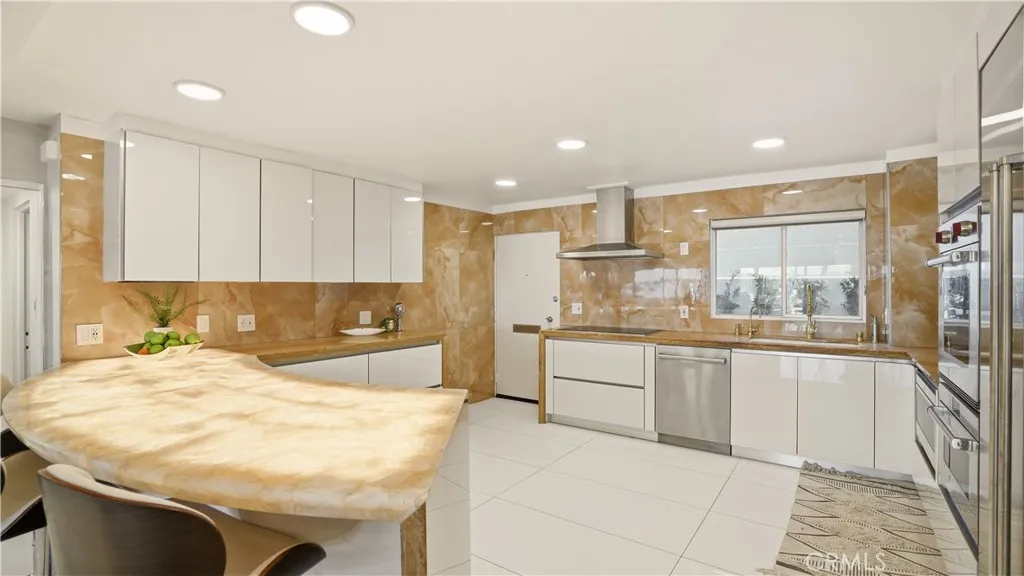2525 Ocean Boulevard C-1, Corona Del Mar, California 92625 home-pic-13