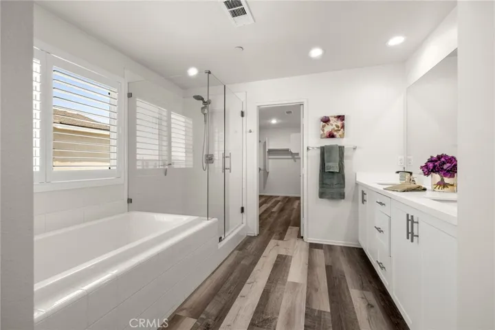 master suite bathroom