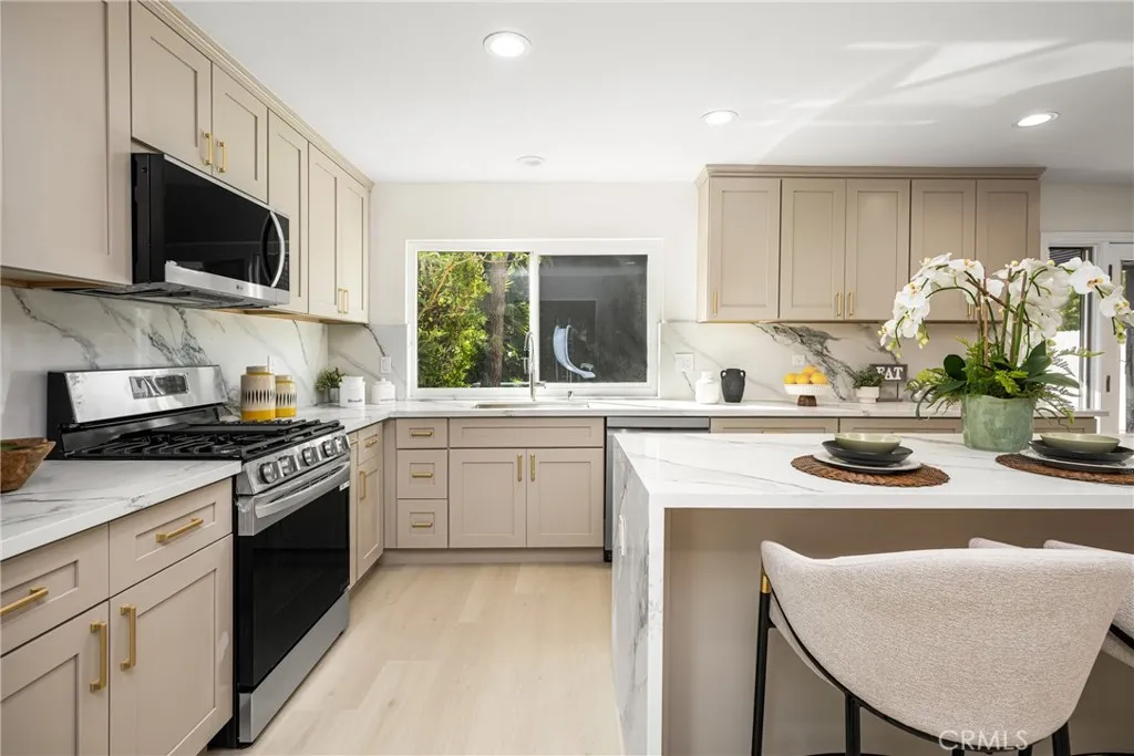 23652 Algiers Street, Mission Viejo, California 92691 home-pic-23