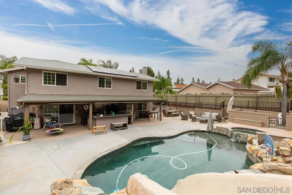 17924 Cabela Dr, San Diego, California 92127 home-pic-1