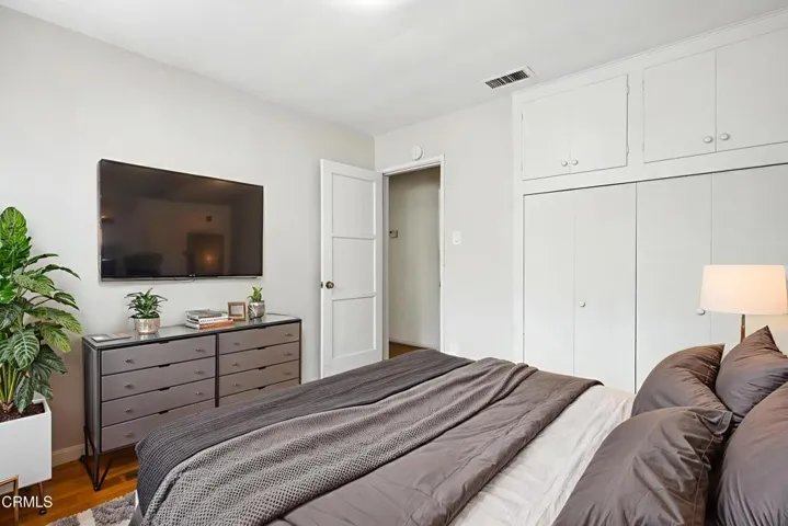 25_13739_Wyandotte_St_Van_Nuys_CA_91405_
