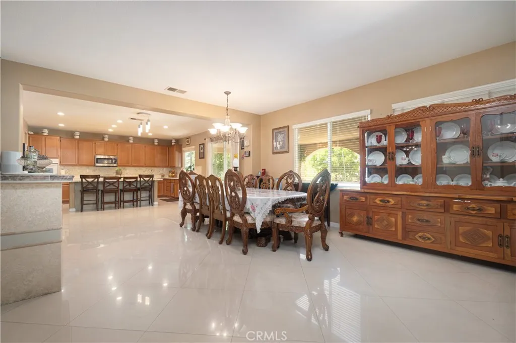 20463 Fox Den Road, Wildomar, California 92595 home-pic-9