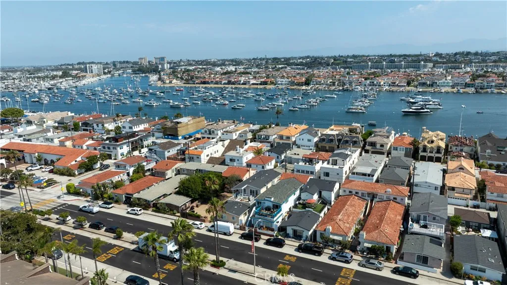 1324 W Balboa Boulevard, Newport Beach, California 92661 home-pic-8