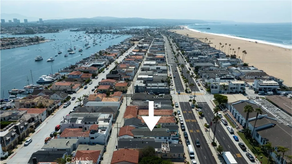 1324 W Balboa Boulevard, Newport Beach, California 92661 home-pic-3
