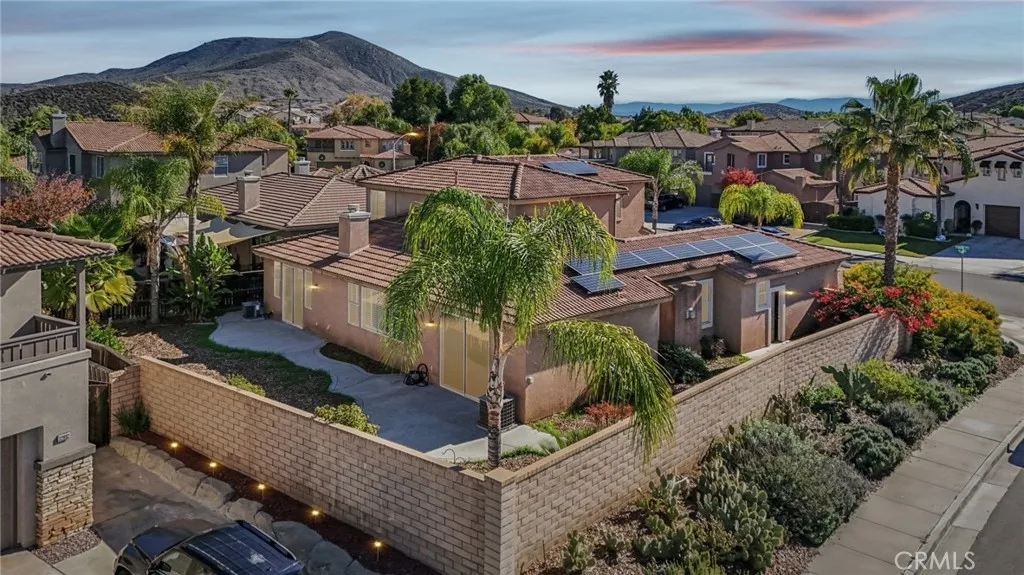 32684 Salvia Circle, Winchester, California 92596 home-pic-3