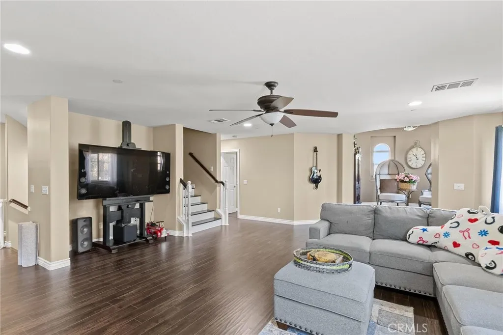 5381 Campania Way, Fontana, California 92336 home-pic-31