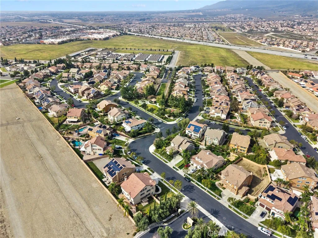 5381 Campania Way, Fontana, California 92336 home-pic-59