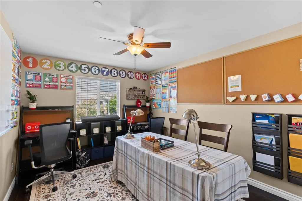 5381 Campania Way, Fontana, California 92336 home-pic-32