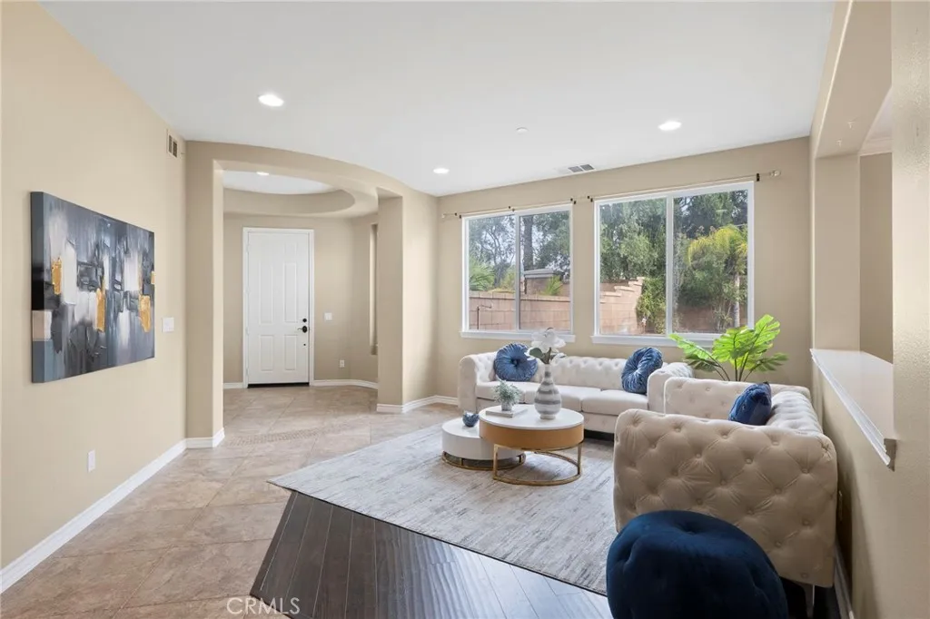 5381 Campania Way, Fontana, California 92336 home-pic-5