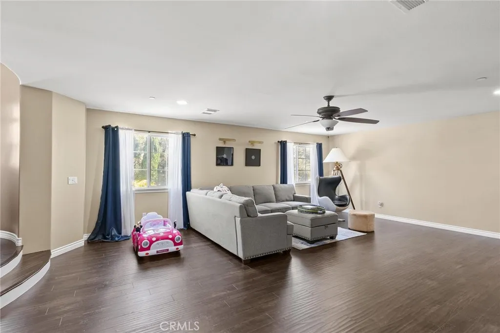 5381 Campania Way, Fontana, California 92336 home-pic-30