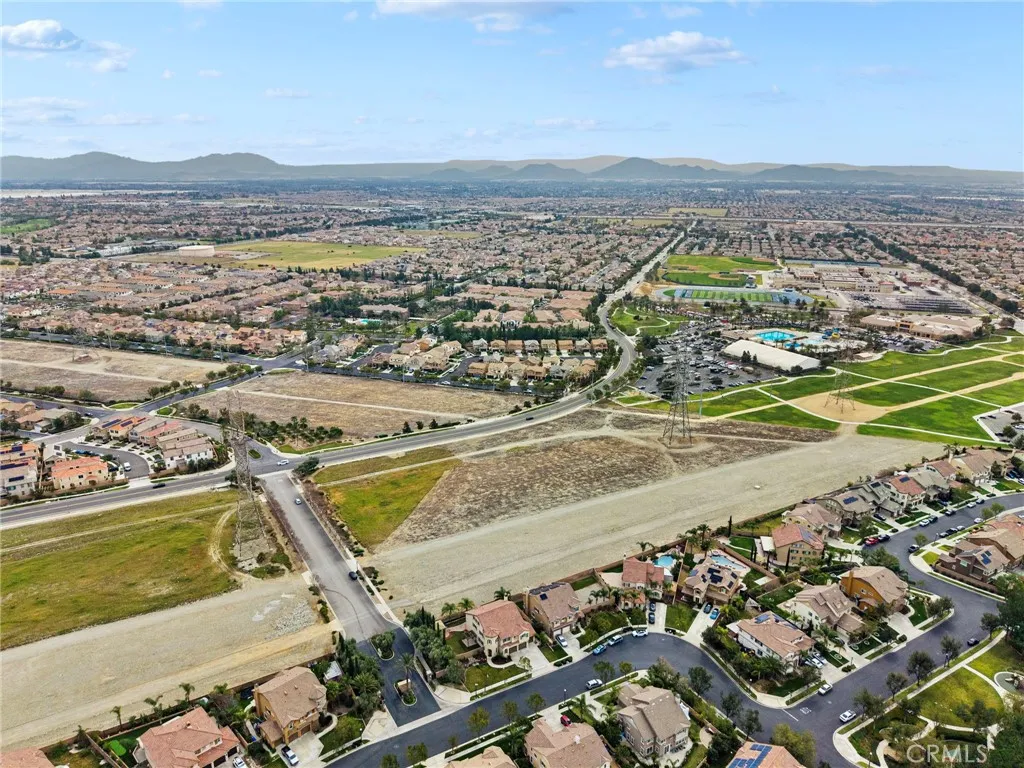 5381 Campania Way, Fontana, California 92336 home-pic-58