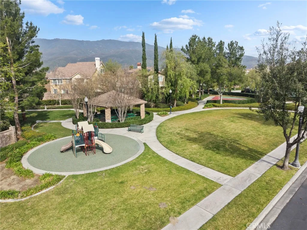 5381 Campania Way, Fontana, California 92336 home-pic-57