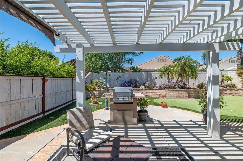 28026 Crystal Spring Drive, Menifee, California 92584 home-pic-31