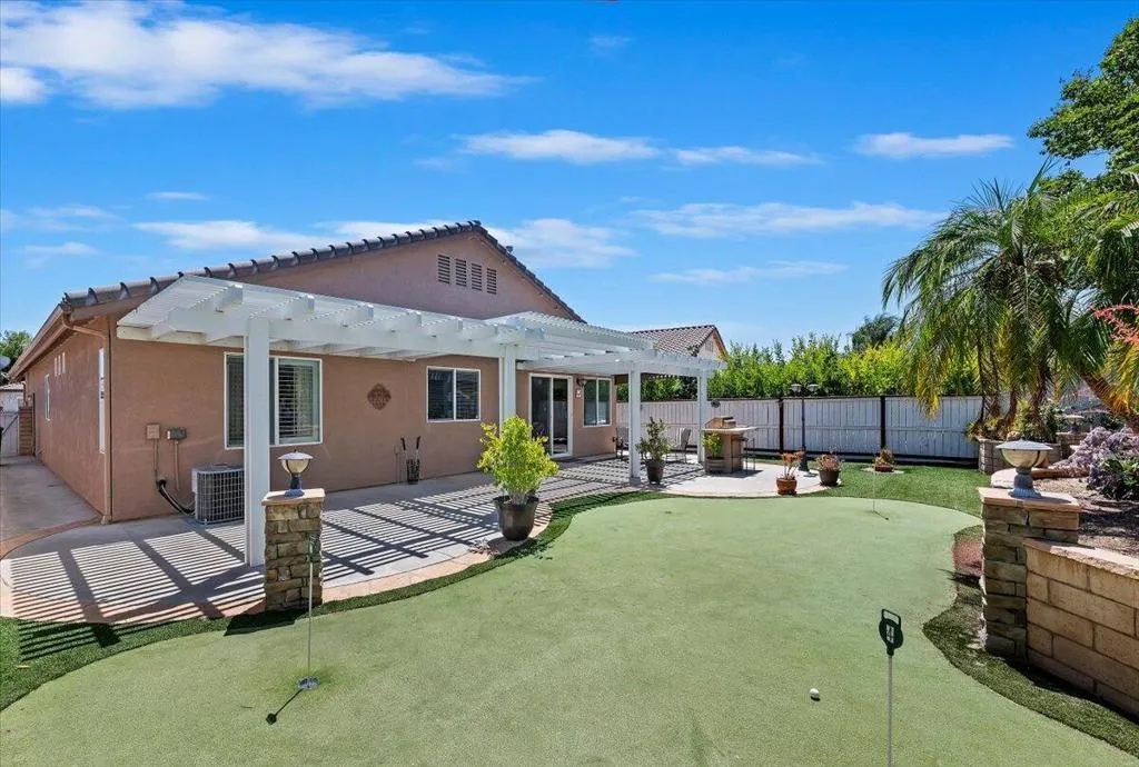 28026 Crystal Spring Drive, Menifee, California 92584 home-pic-33