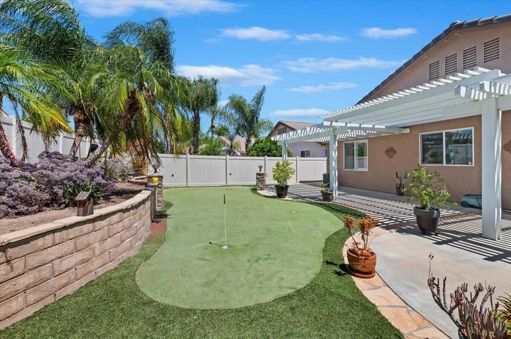 28026 Crystal Spring Drive, Menifee, California 92584 home-pic-35