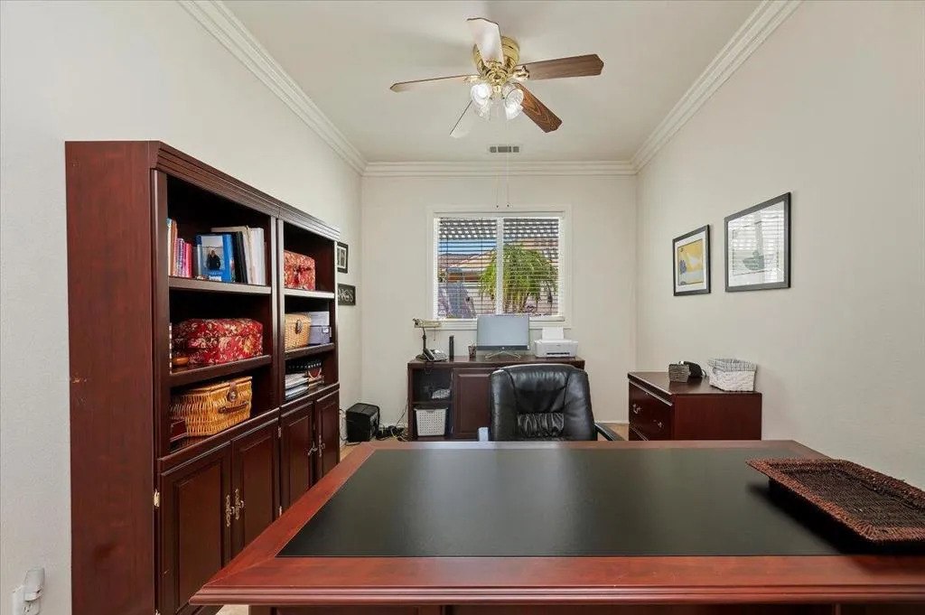 28026 Crystal Spring Drive, Menifee, California 92584 home-pic-24