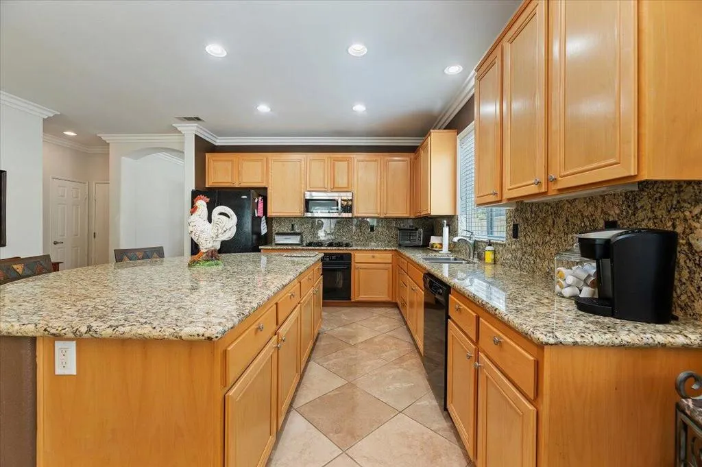 28026 Crystal Spring Drive, Menifee, California 92584 home-pic-15
