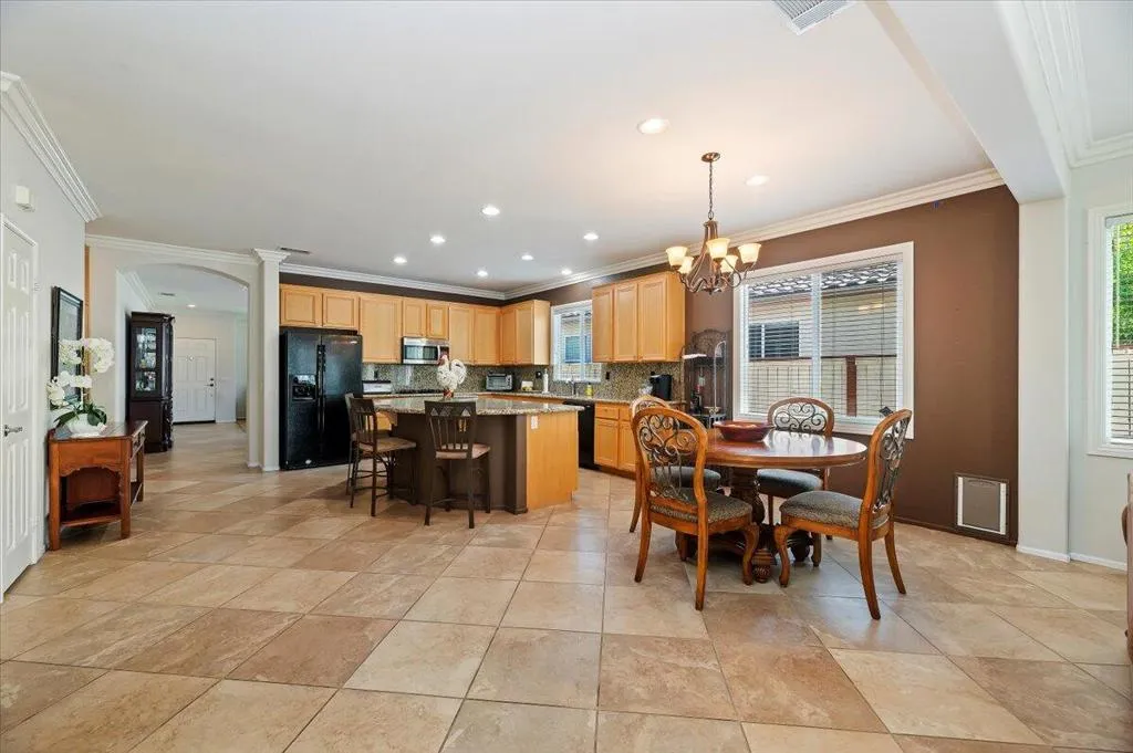 28026 Crystal Spring Drive, Menifee, California 92584 home-pic-17