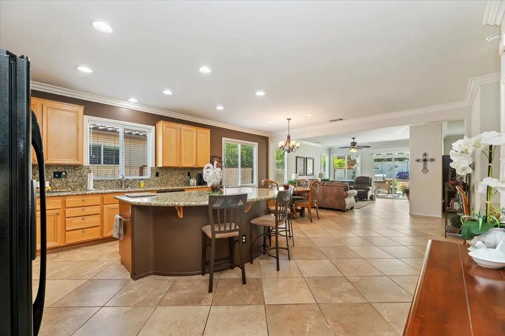 28026 Crystal Spring Drive, Menifee, California 92584 home-pic-13