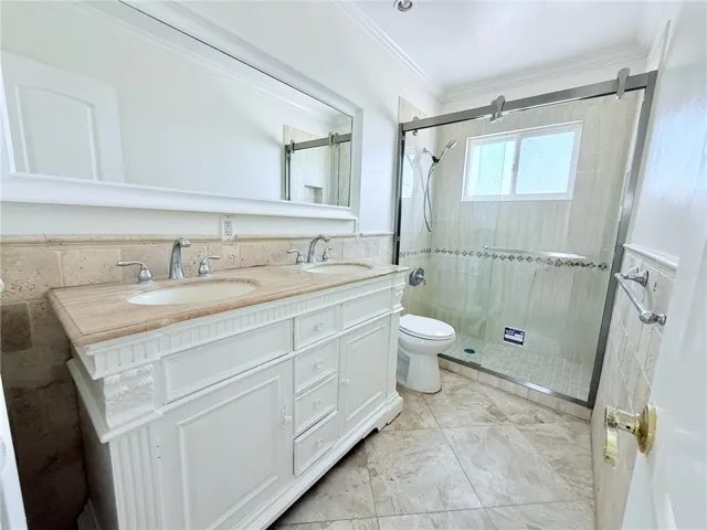 Hallway Bathroom 1.1