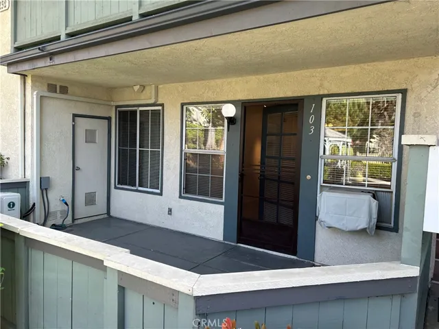 18232 Parkview Lane 103, Huntington Beach, California 92648