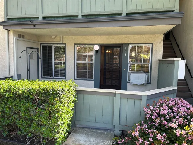 18232 Parkview Lane 103, Huntington Beach, California 92648