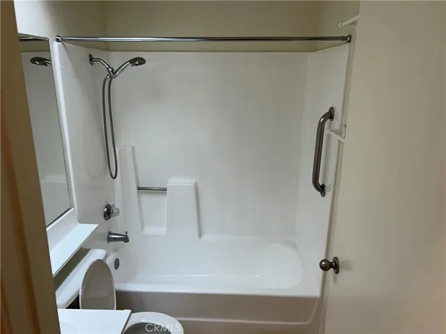 18232 Parkview Lane 103, Huntington Beach, California 92648