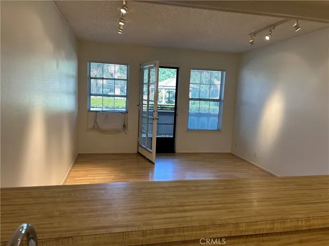 18232 Parkview Lane 103, Huntington Beach, California 92648