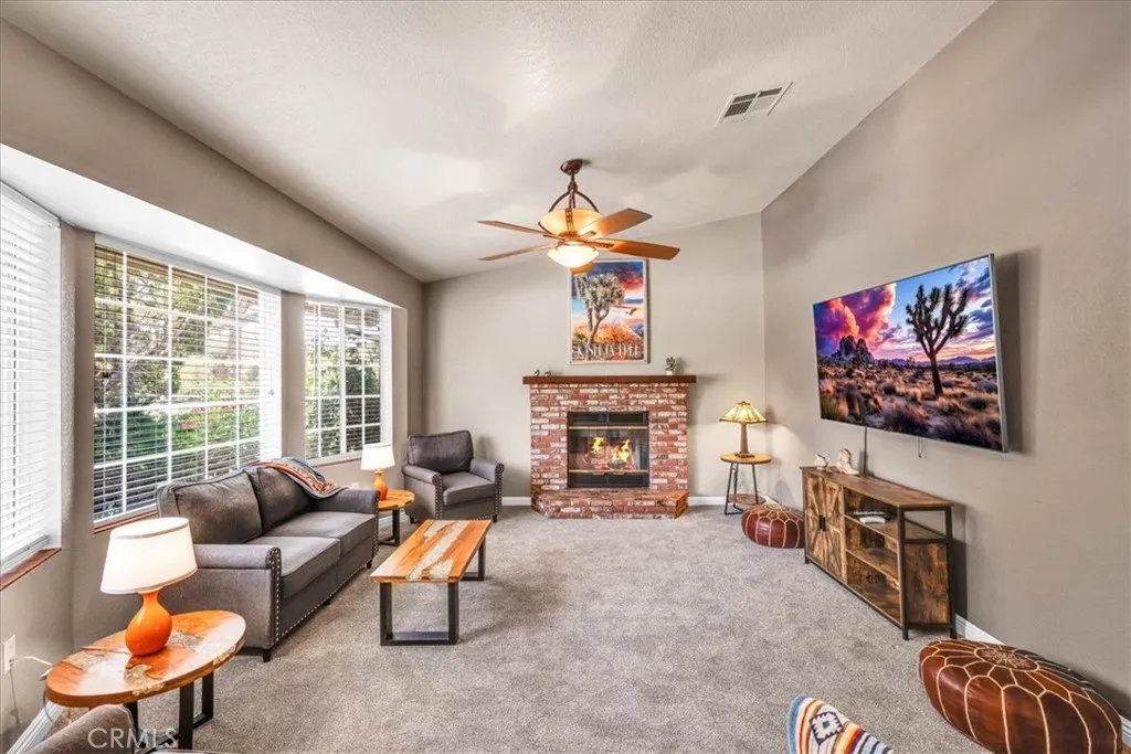 57856 El Dorado Drive, Yucca Valley, California 92284 home-pic-9
