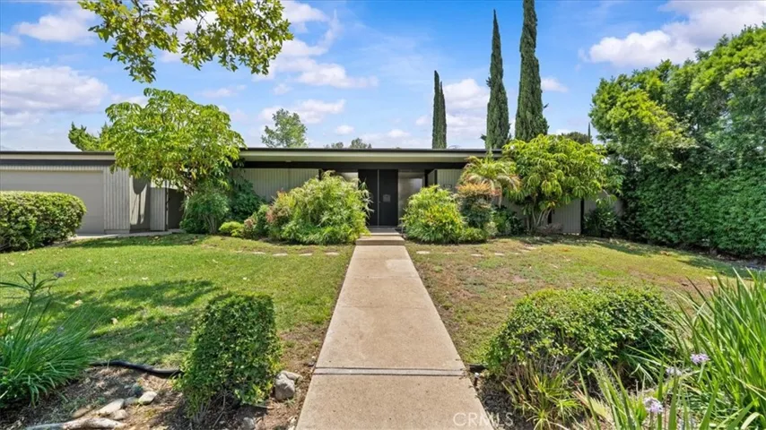 2216 N Indian Hill Boulevard, Claremont, California 91711