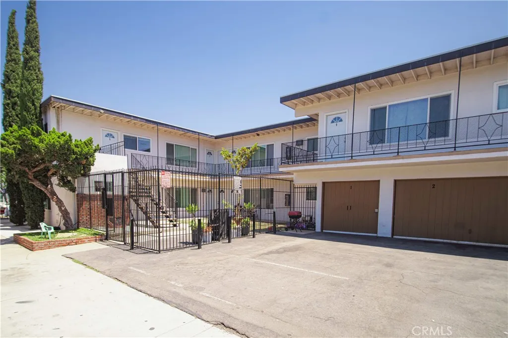 218 W Wilson Avenue, Orange, California 92867 home-pic-2
