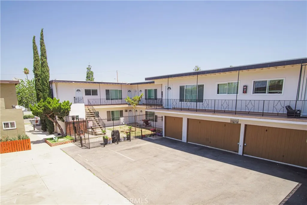 218 W Wilson Avenue, Orange, California 92867 home-pic-4
